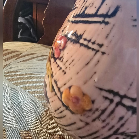 Hull Pottery Pitcher-Twisted Handle Raised Flowers- Imprinted "Hull T3 55"(1955) - Picture 6 of 7